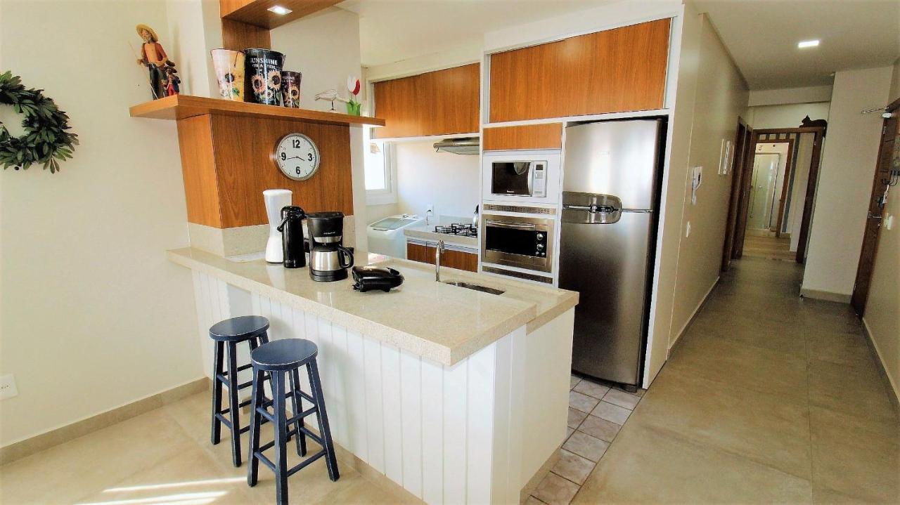 1079 - Apartamento Com Vista Para O Mar Em Bombinhas Esterno foto